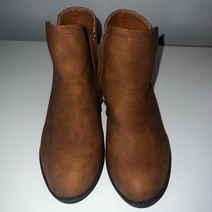 Selling my Brown Lovemark ankle booties